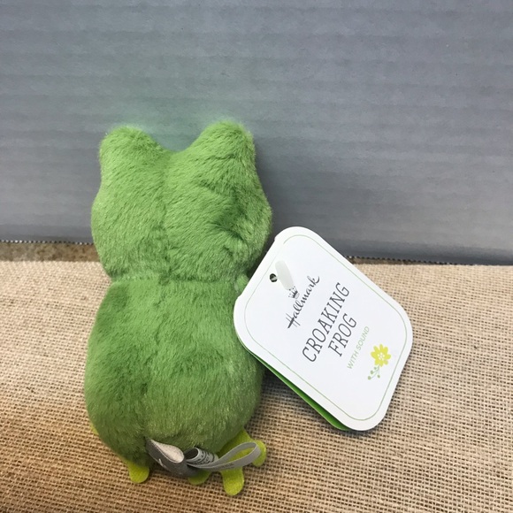 Hallmark croaking frog - Picture 2 of 3